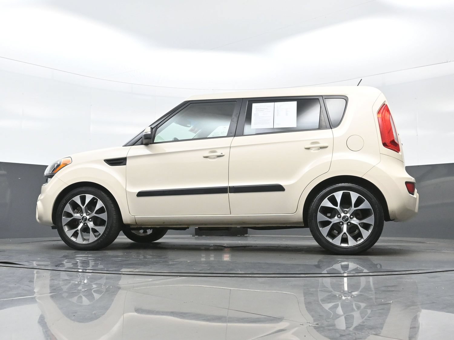 Used 2012 Kia Soul ! FWD image 29