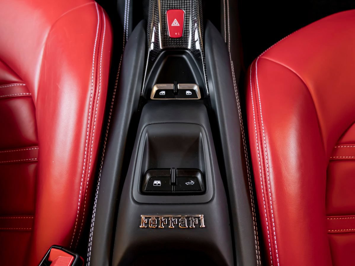 Used 2022 Ferrari F8 Tributo RWD image 27