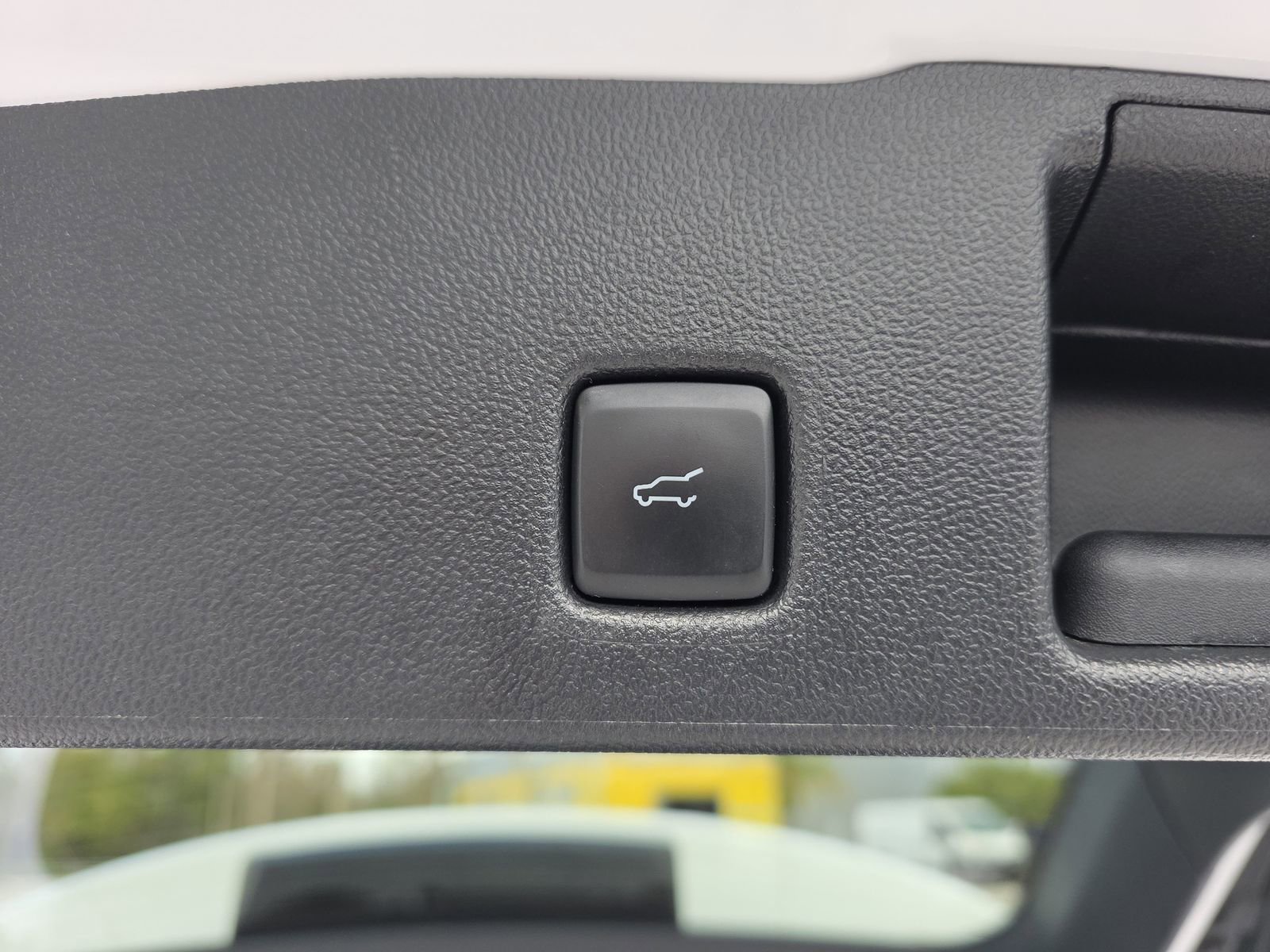 Used 2022 Ford Escape SEL image 9