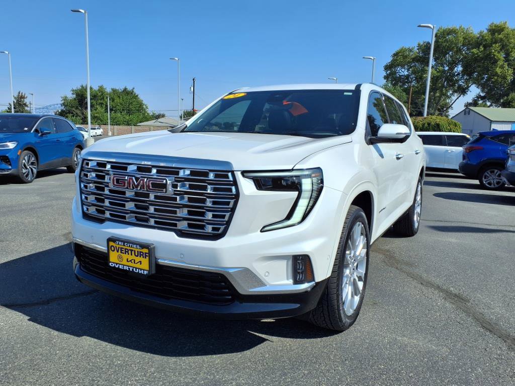 Used 2024 GMC Acadia Denali w/ Super Cruise Package image 3
