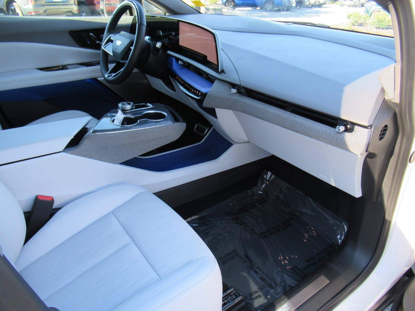 Certified 2025 Cadillac Optiq Sport 2 AWD/4WD image 12