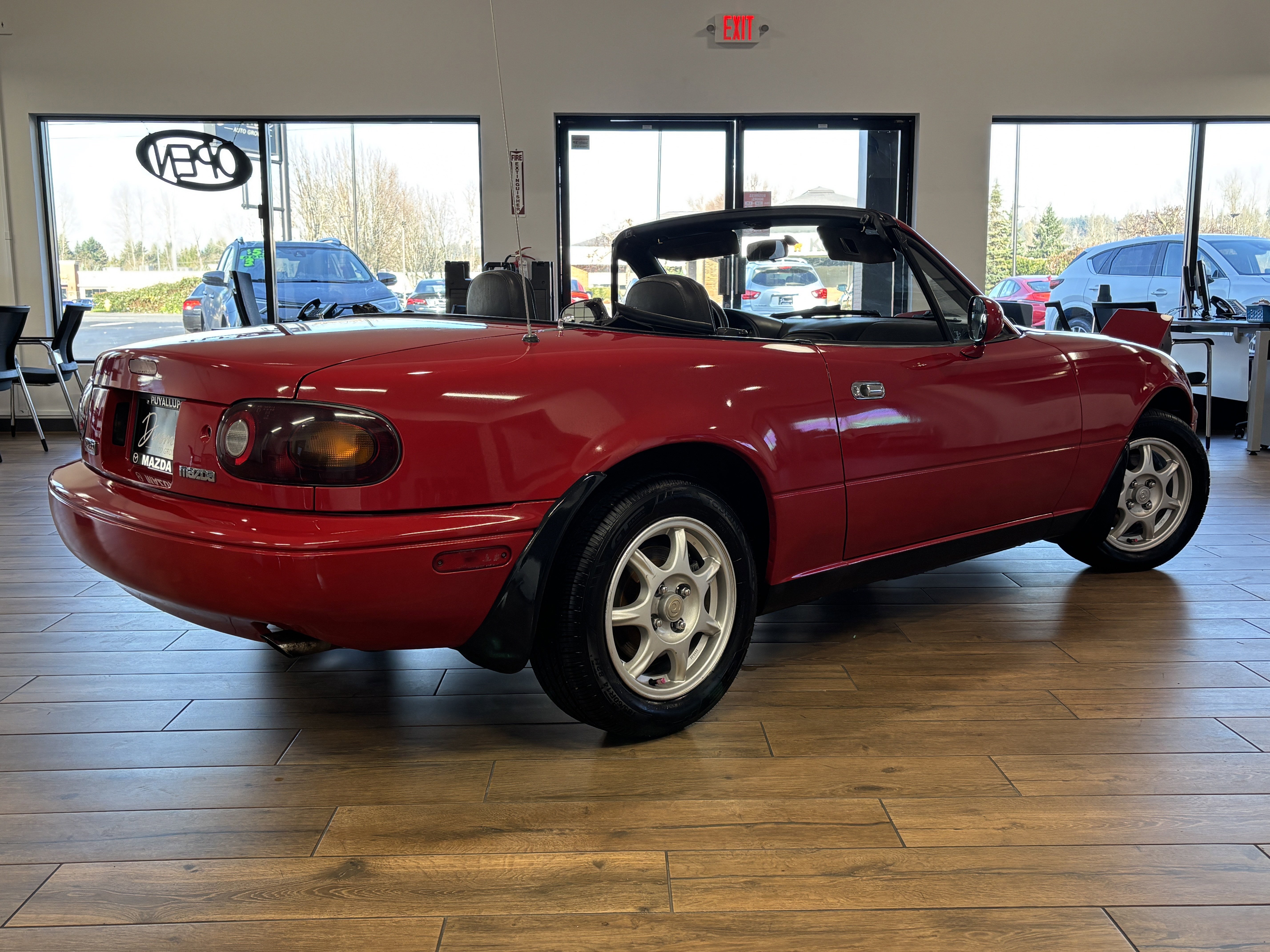 Used 1997 MAZDA MX-5 Miata image 6