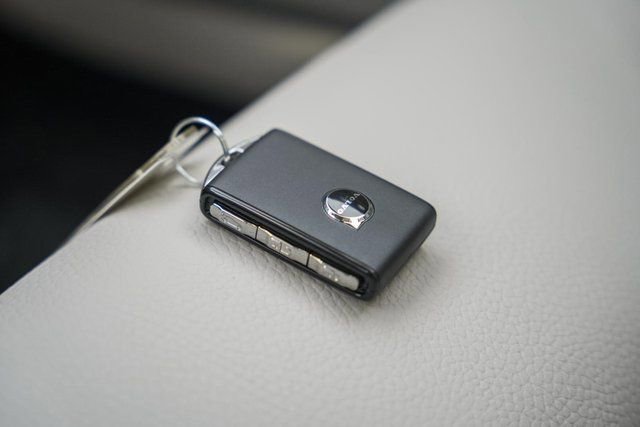 New 2026 Volvo V60 B5 Cross Country Plus w/ Protection Package Premier image 40