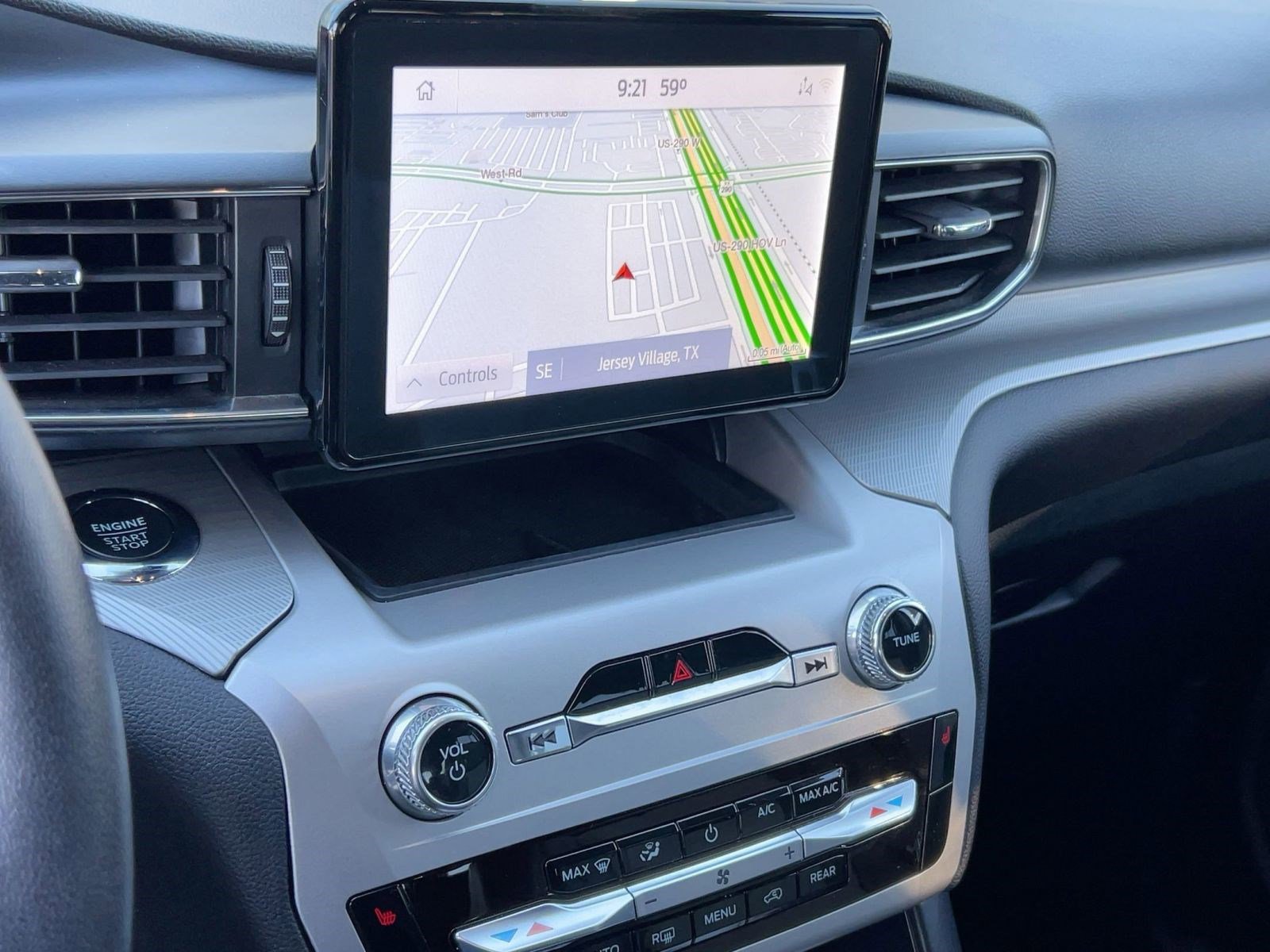 Used 2022 Ford Explorer XLT w/ Equipment Group 202A image 24