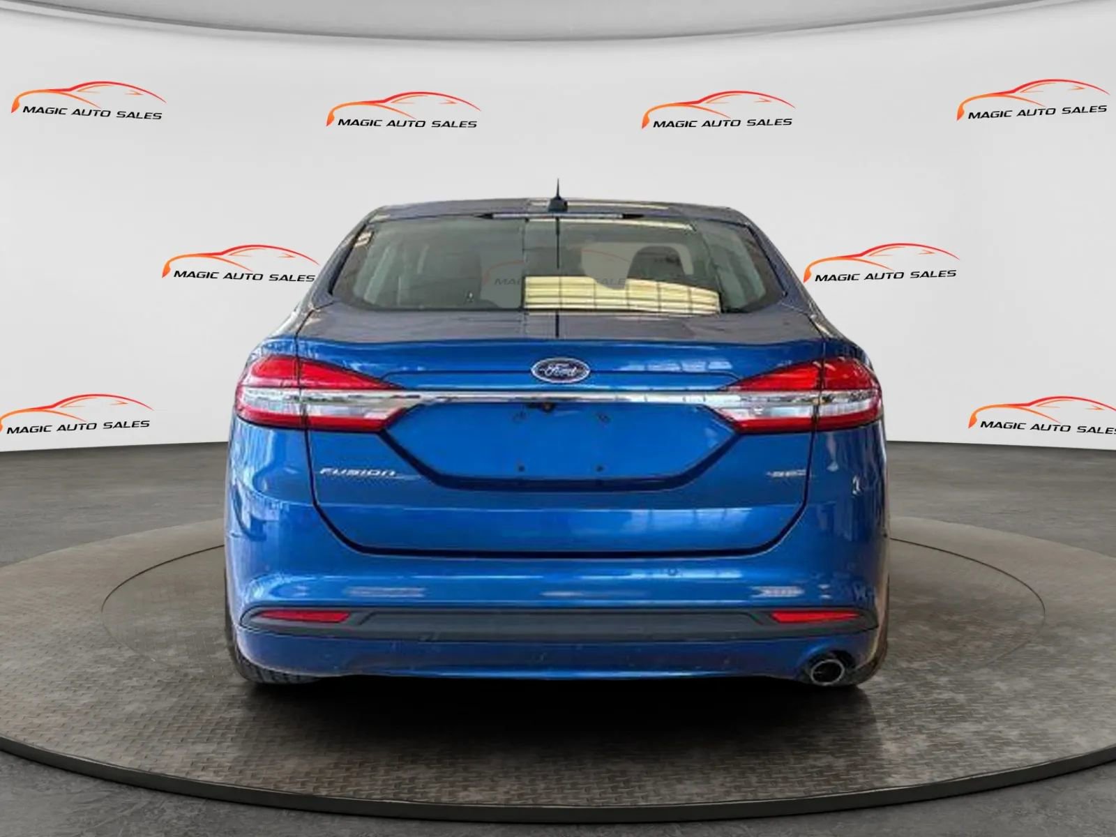 Used 2017 Ford Fusion SE w/ Fusion SE Technology Package image 5
