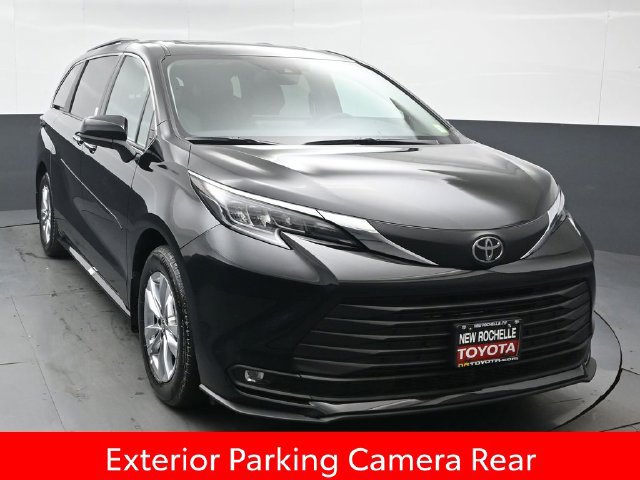 Certified 2026 Toyota Sienna XLE AWD/4WD image 10