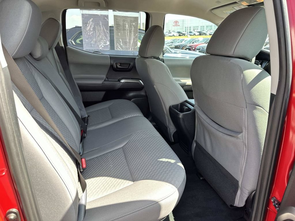 Used 2020 Toyota Tacoma SR5 AWD/4WD image 29