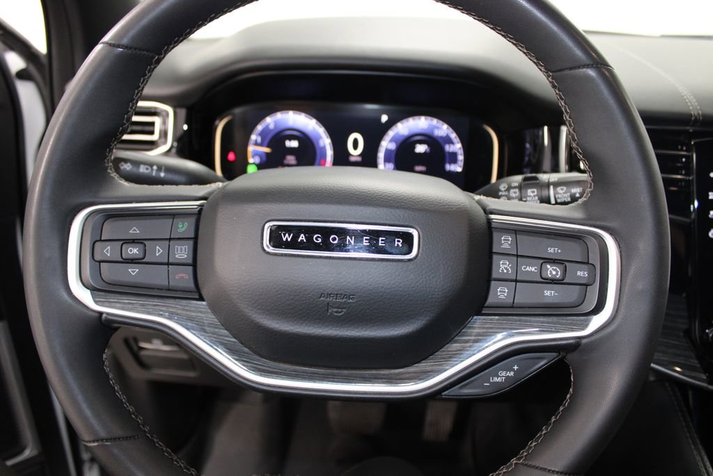 Used 2022 Jeep Wagoneer Series II AWD/4WD image 39