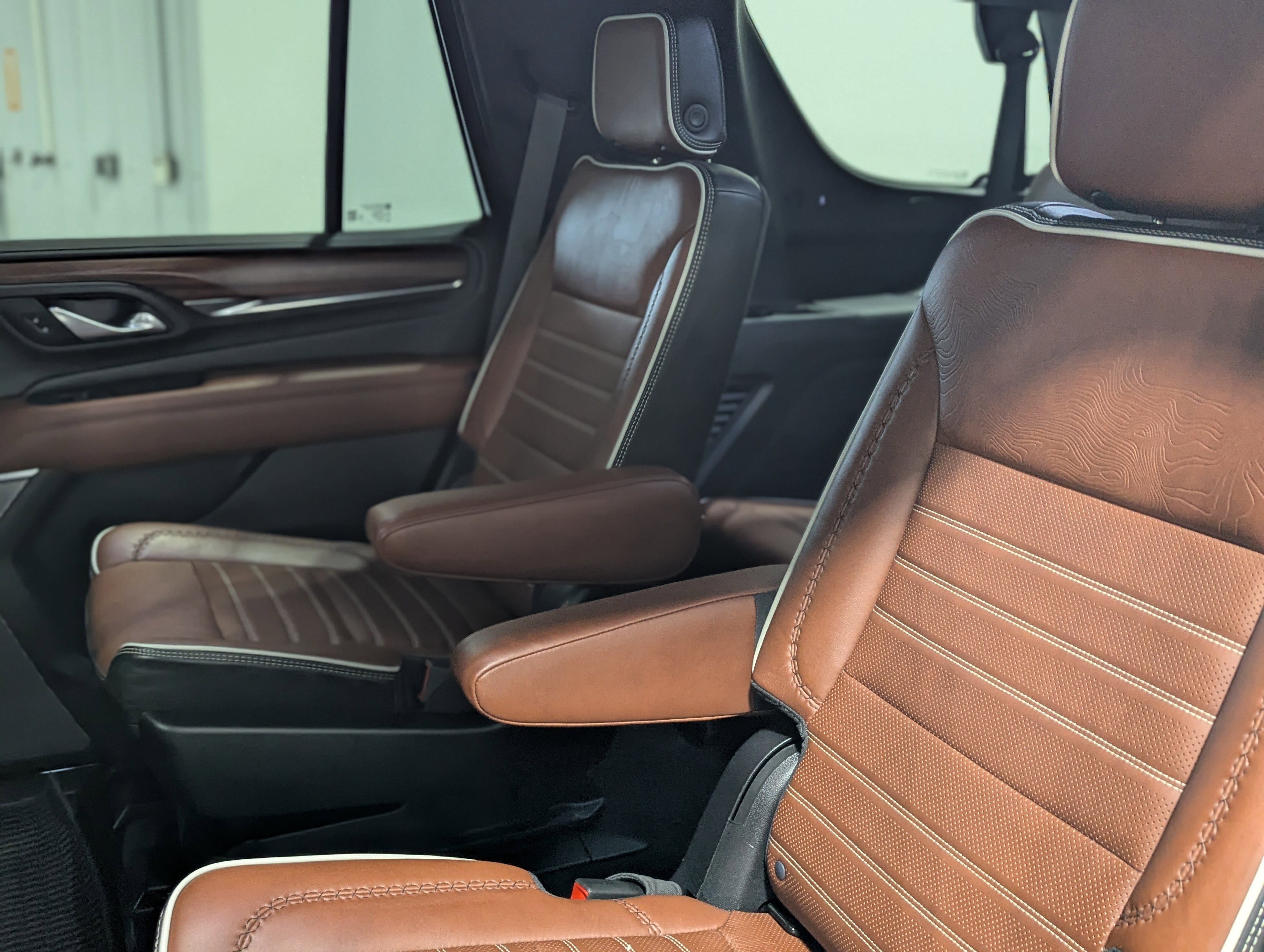 Used 2023 GMC Yukon Denali Ultimate image 14