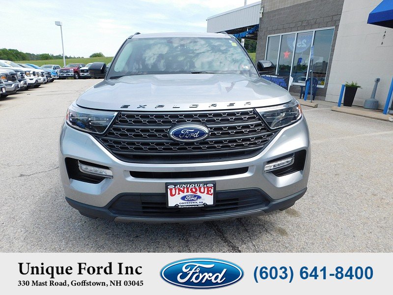Used 2023 Ford Explorer XLT w/ Equipment Group 202A AWD/4WD image 3