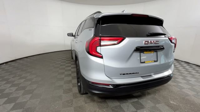 Used 2022 GMC Terrain SLE w/ Driver Convenience Package FWD image 6