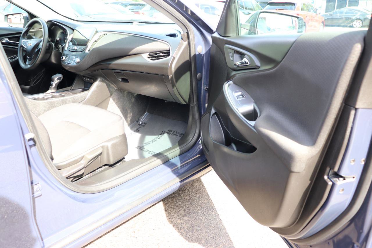 Used 2025 Chevrolet Malibu LT FWD image 15