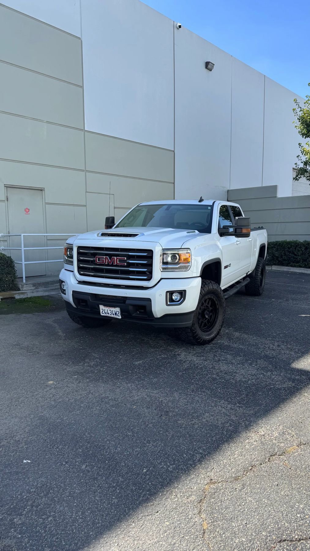 Used 2019 GMC Sierra 2500 SLT w/ Duramax Plus Package image 2