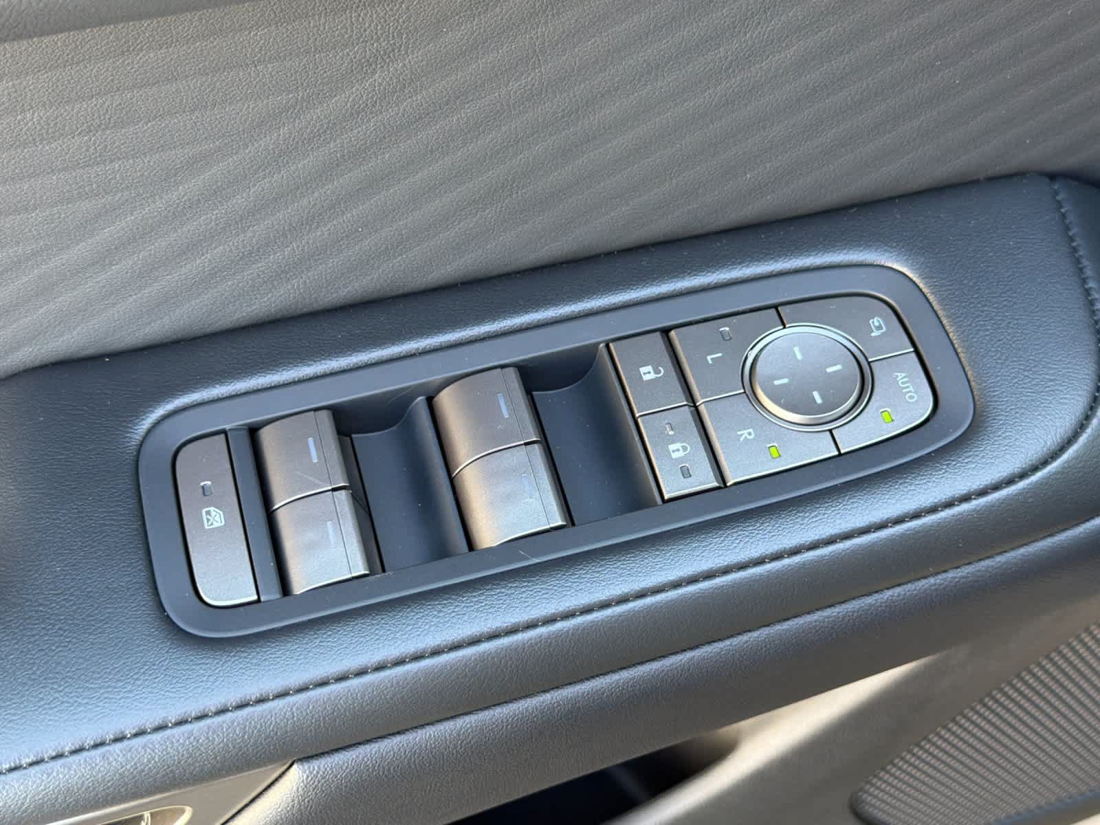New 2026 Lexus ES 350h AWD w/ Convenience Package image 13