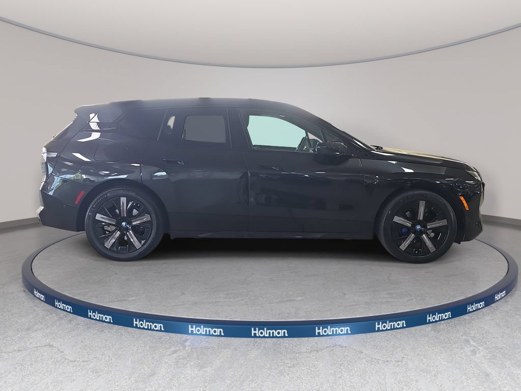 Used 2024 BMW iX xDrive50 w/ Sport Package AWD/4WD image 6