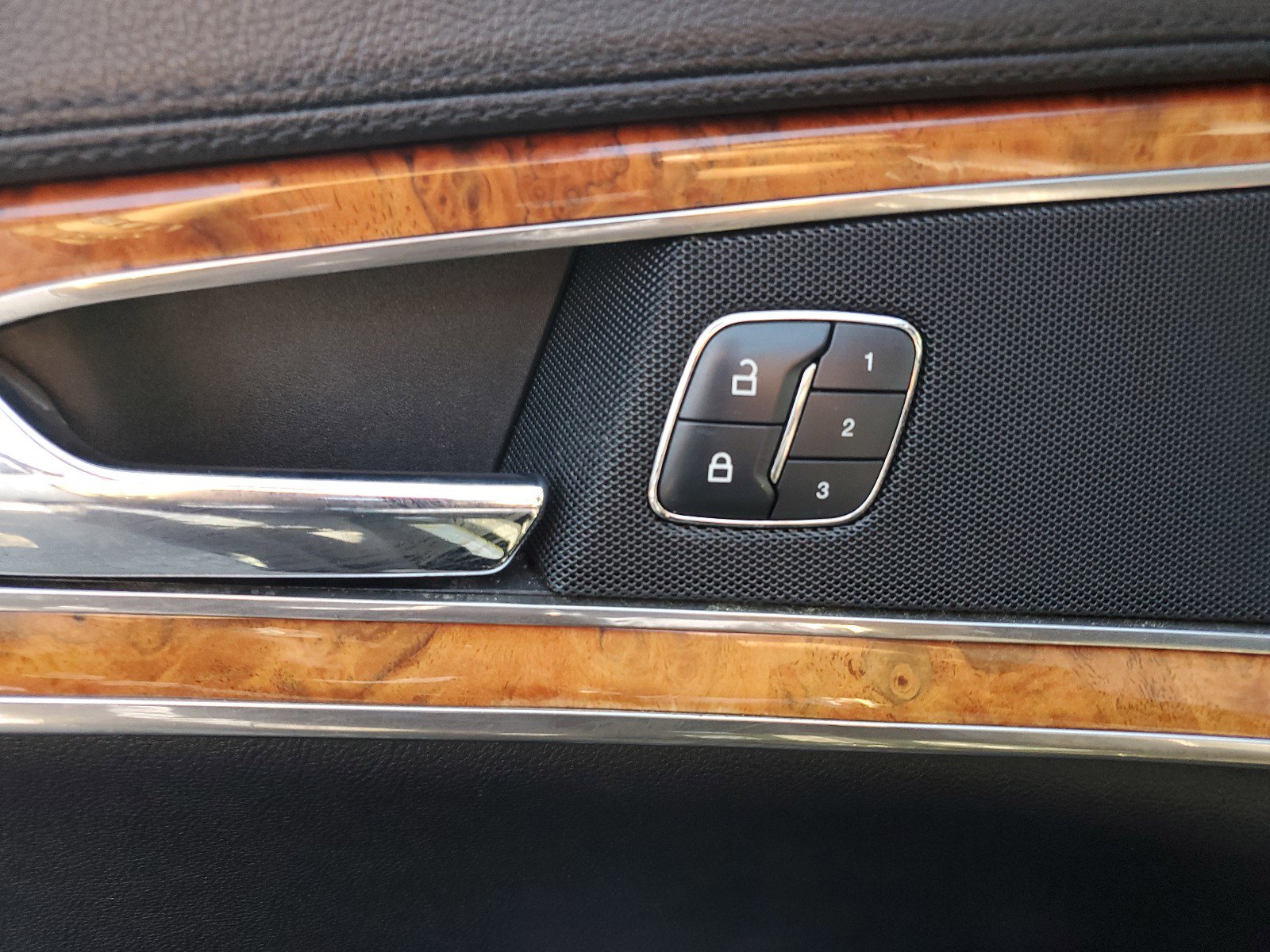 Used 2017 Lincoln MKX Reserve image 16