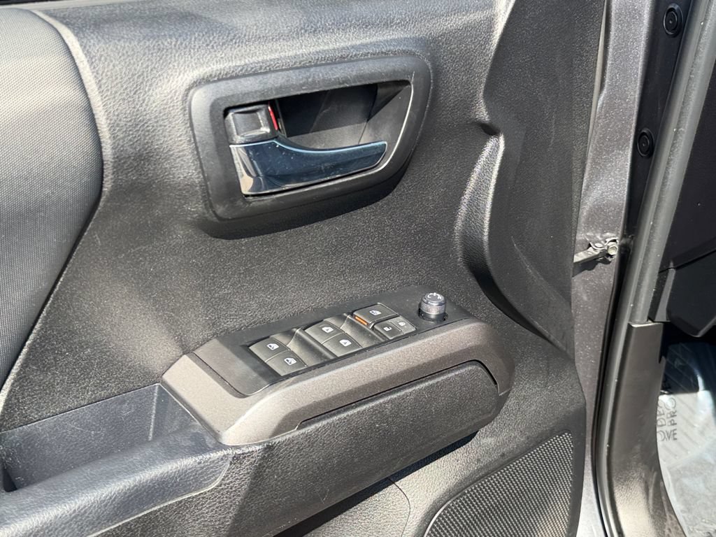 Used 2023 Toyota Tacoma TRD Sport w/ Technology Package AWD/4WD image 15