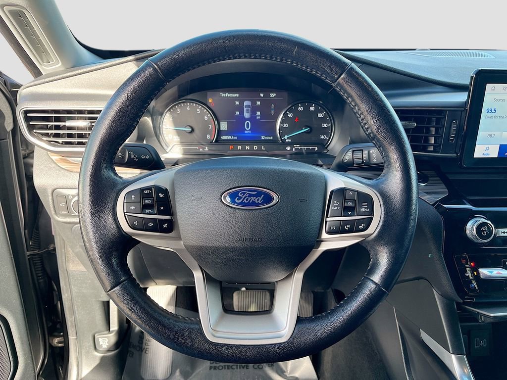 Used 2022 Ford Explorer Limited w/ Equipment Group 301A AWD/4WD image 11