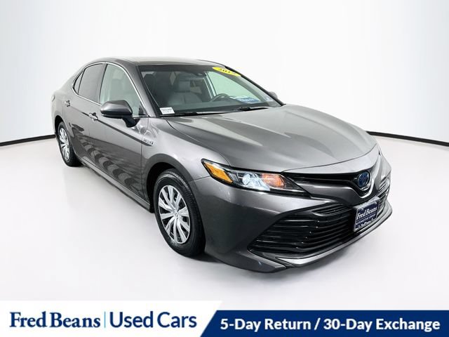 Used 2019 Toyota Camry LE FWD image 1