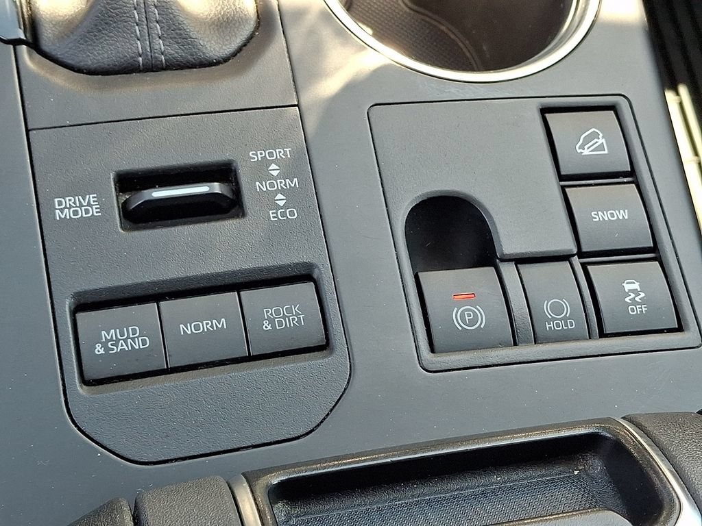 Used 2024 Toyota Highlander XLE AWD/4WD image 24