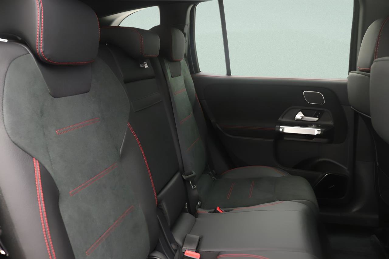 Certified 2025 Mercedes-Benz GLB 250 image 28