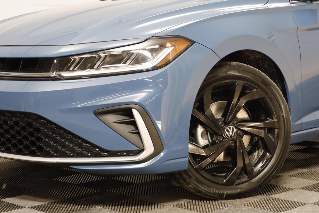 New 2026 Volkswagen Jetta SE FWD image 4