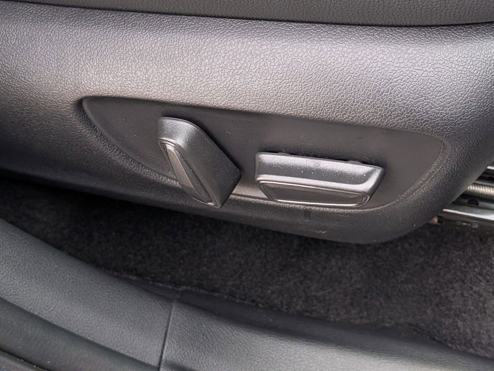 Used 2025 Toyota Grand Highlander AWD Hybrid image 28