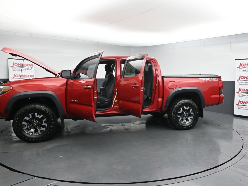Used 2016 Toyota Tacoma TRD Off-Road w/ Premium & Technology Package image 38