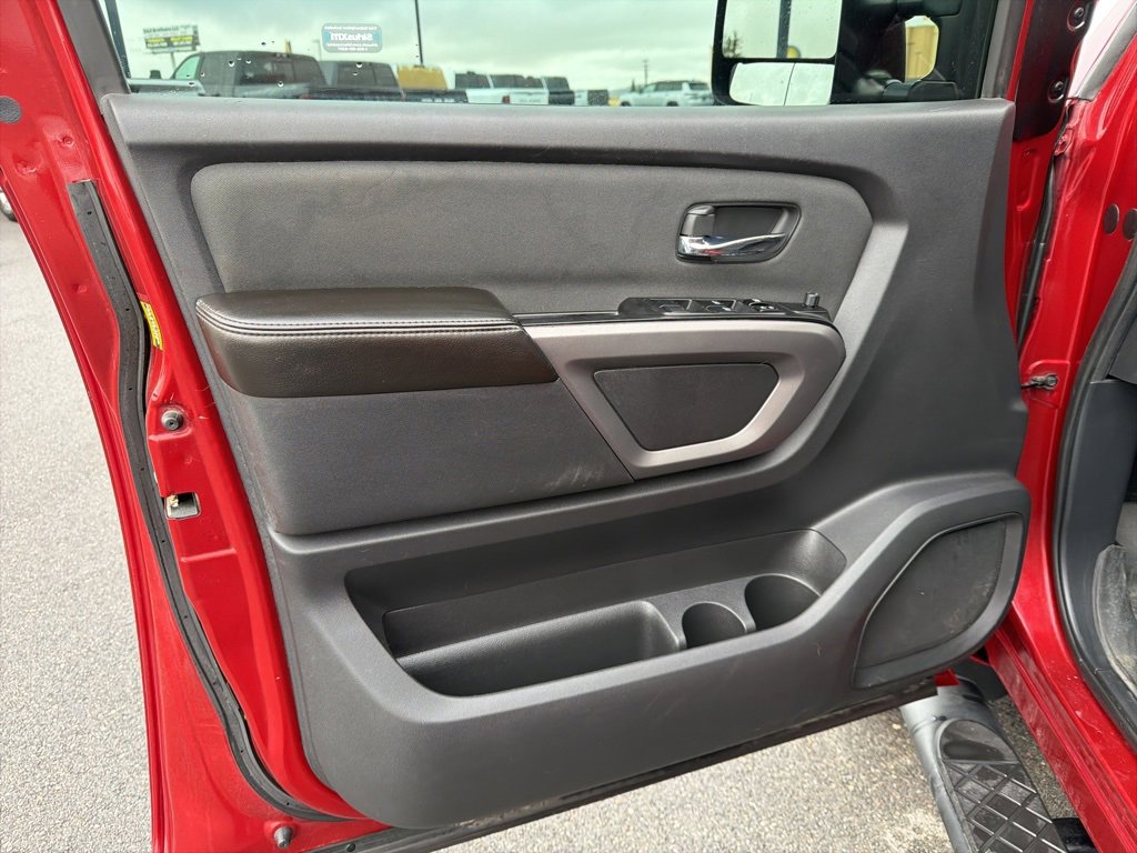 Used 2015 Nissan Titan SV w/ SV Value Truck Package image 11
