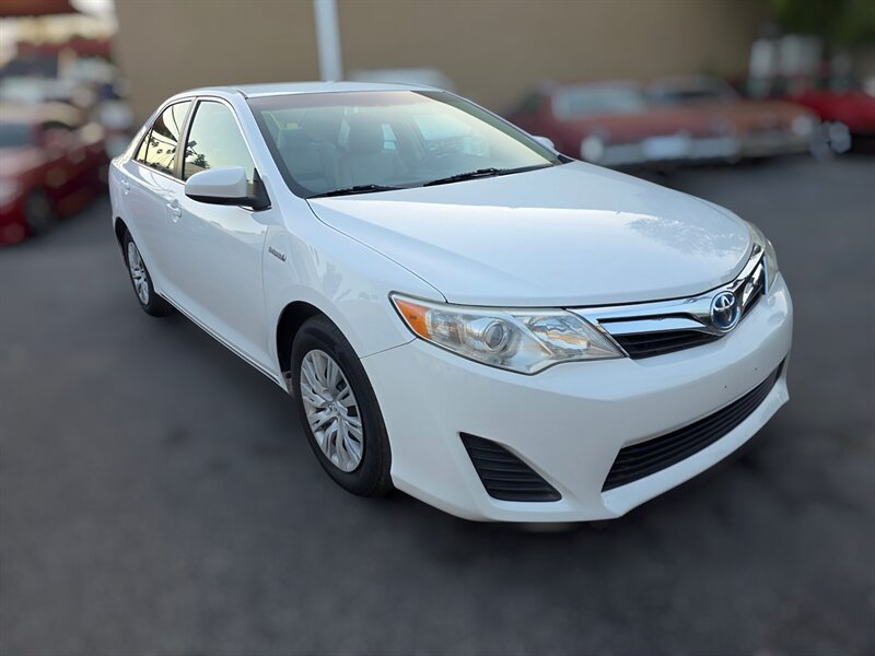 Used 2014 Toyota Camry LE FWD image 3