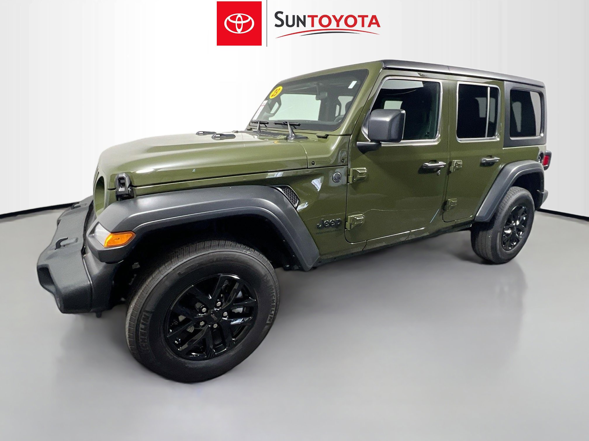Used 2023 Jeep Wrangler Sport S image 9