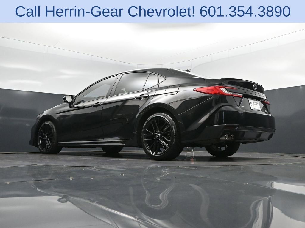 Used 2025 Toyota Camry SE image 41