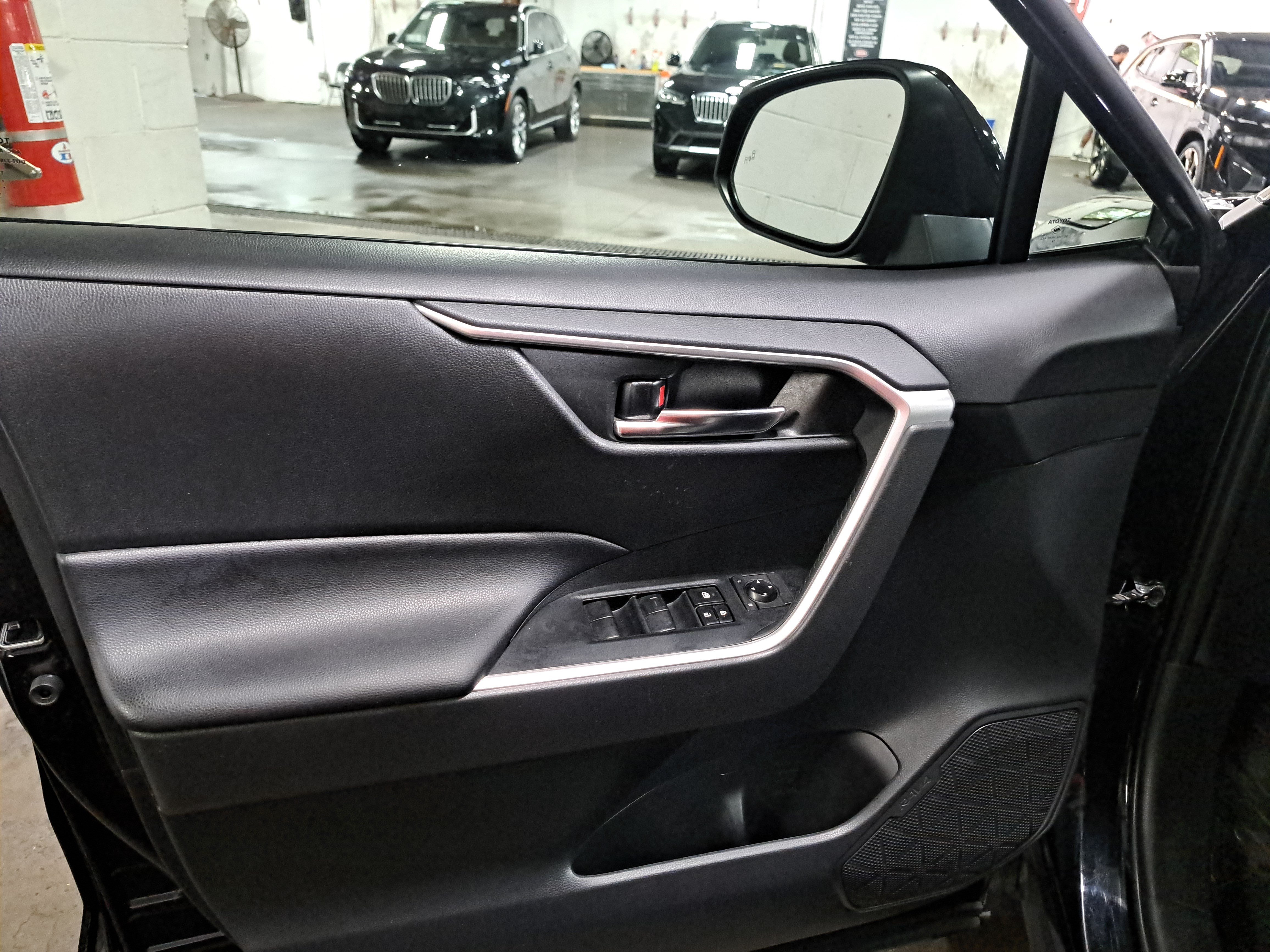 Used 2019 Toyota RAV4 XLE AWD/4WD image 27
