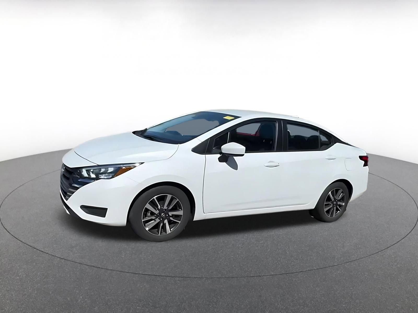 Used 2025 Nissan Versa SV image 8