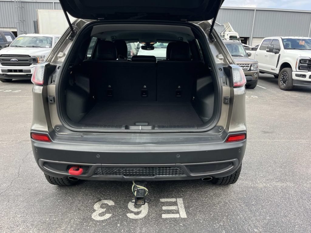 Used 2021 Jeep Cherokee Trailhawk AWD/4WD image 15