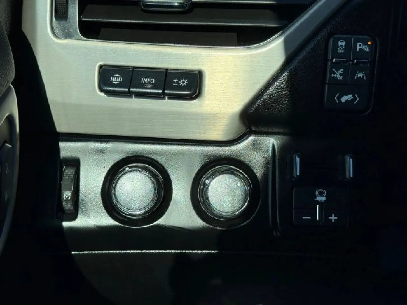 Used 2019 GMC Yukon Denali AWD/4WD image 37