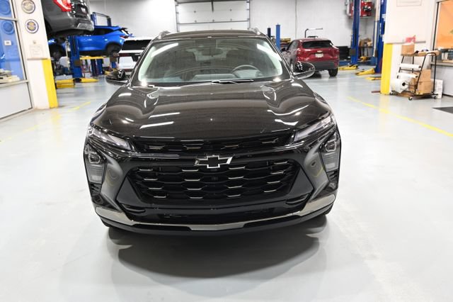 New 2026 Chevrolet Trax ACTIV w/ Driver Confidence Package FWD image 2