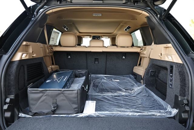 New 2026 Land Rover Range Rover Long Wheelbase SE image 39