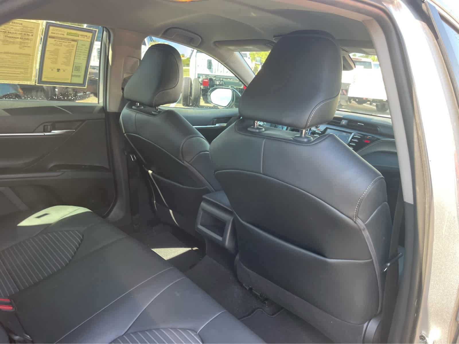 Used 2020 Toyota Camry SE FWD image 23