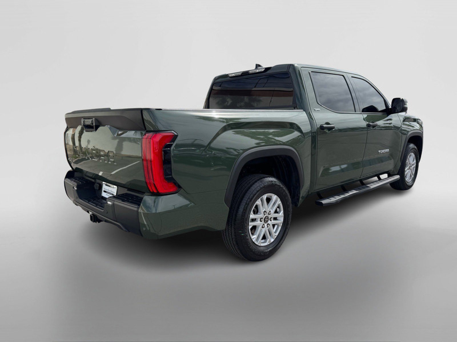 Used 2022 Toyota Tundra SR5 w/ SR5 Convenience Package AWD/4WD image 3