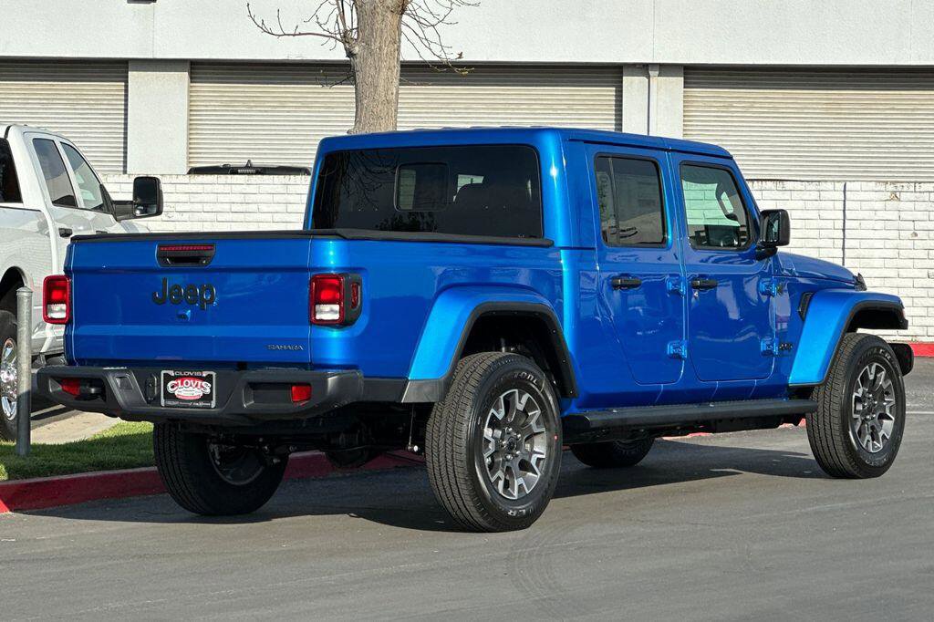 New 2026 Jeep Gladiator Sport AWD/4WD image 4