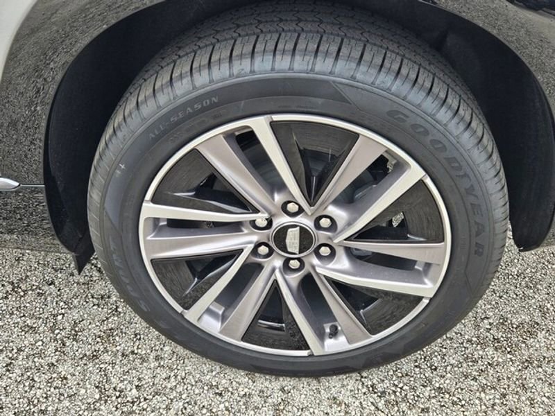 New 2026 Cadillac Vistiq Sport image 12