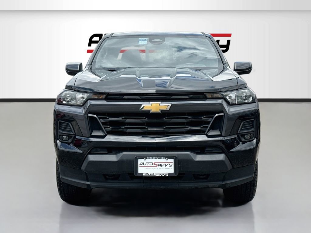 Used 2024 Chevrolet Colorado LT w/ LT Convenience Package II AWD/4WD image 2