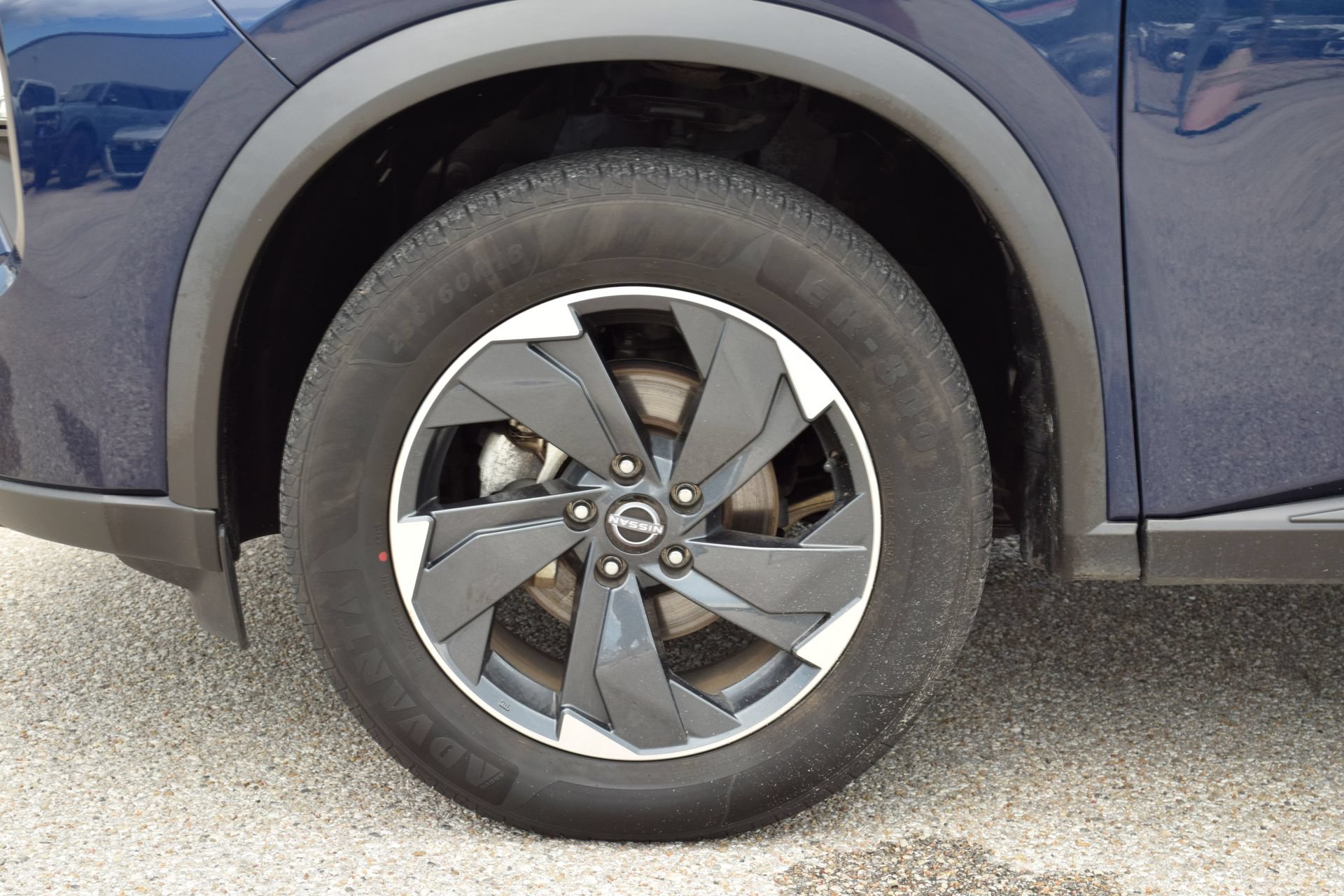 Used 2024 Nissan Rogue SV AWD/4WD image 26