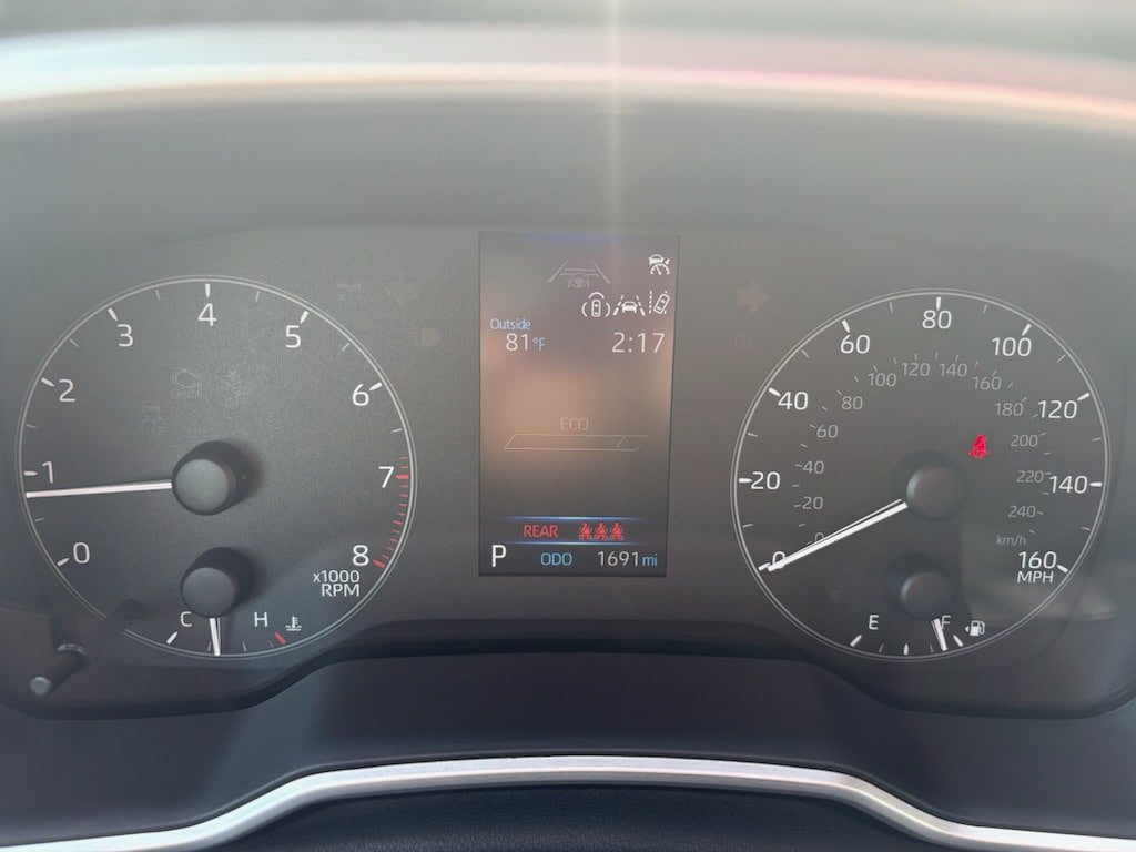Used 2024 Toyota Corolla SE w/ SE Package FWD image 6