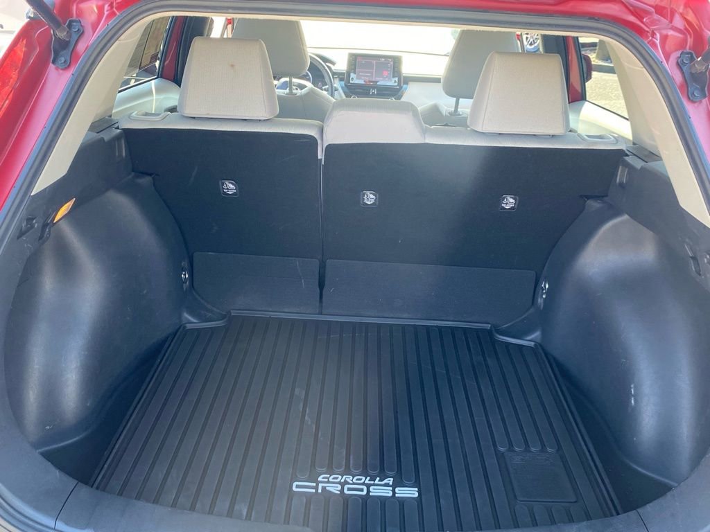 Used 2022 Toyota Corolla Cross LE image 11