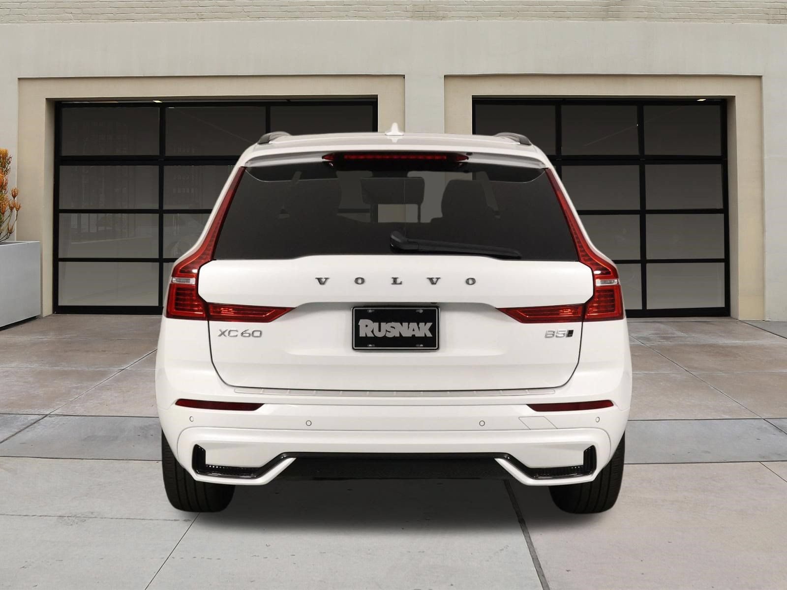 Certified 2024 Volvo XC60 B5 Core AWD/4WD image 5