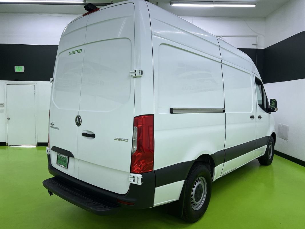 Used 2021 Mercedes-Benz Sprinter 2500 image 10