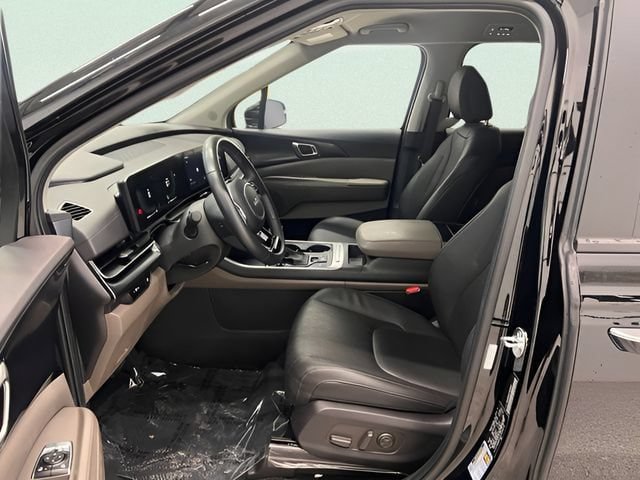 Used 2026 Kia Carnival FWD image 21