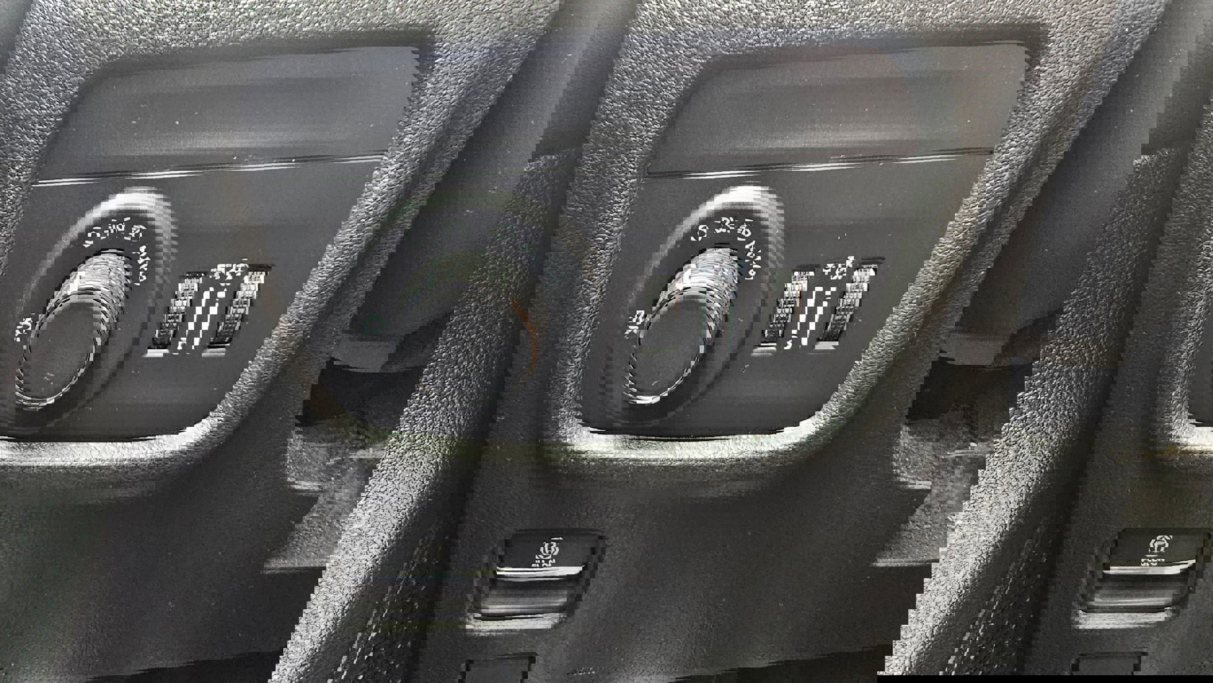 Used 2024 Jeep Grand Cherokee L Laredo image 26